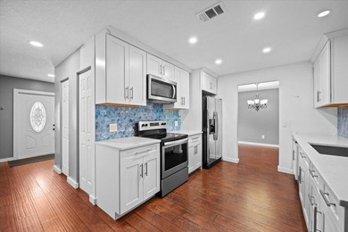 Rare opportunity in the desirable Palm Beach National Golf & - photo 9