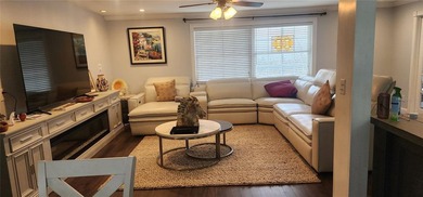 PRICE: Construction comparables indicate a price of $580,000 - photo 4