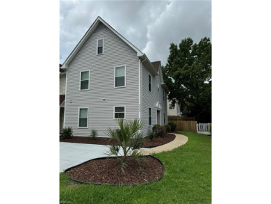 (private lake, pond, creek) Townhome/Townhouse For Sale in Virginia Beach Virginia