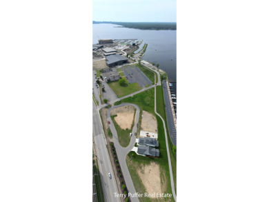 Discover the perfect canvas for your vision with 10 waterfront - photo 6