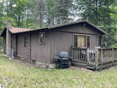 COZY 2 BEDROOM 1 BATH CABIN on approx. 0.6 ac. within a short - photo 3