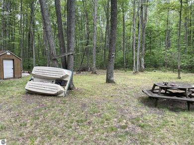 COZY 2 BEDROOM 1 BATH CABIN on approx. 0.6 ac. within a short - photo 5
