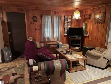 COZY 2 BEDROOM 1 BATH CABIN on approx. 0.6 ac. within a short - photo 8