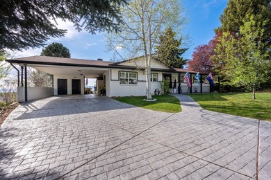 Beautifully updated home in a prime Provo location with - photo 2