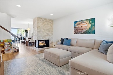 Beautifully remodeled with custom designer finishes, move-in - photo 2