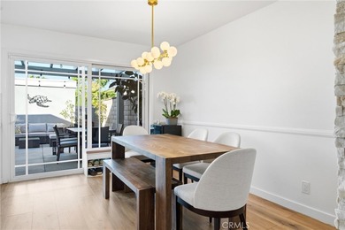 Beautifully remodeled with custom designer finishes, move-in - photo 8