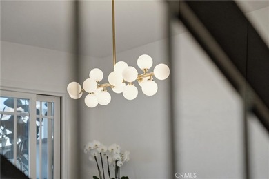 Beautifully remodeled with custom designer finishes, move-in - photo 9