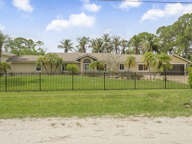Discover this spacious single-family residence in Loxahatchee - photo 2