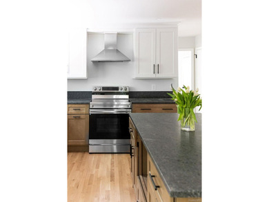 ~Move in ready with all new handsome upgrades~ Welcome to 10 - photo 18