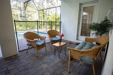 Beautifully furnished home is located on a Coner lot & - photo 3