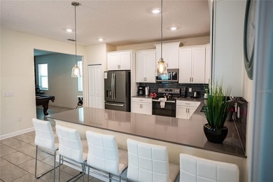 Beautifully furnished home is located on a Coner lot & - photo 7