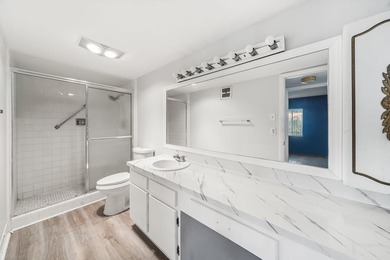 PRICED TO SELLe find your North Palm oasis. Nestled right in the - photo 8