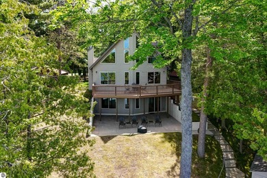 Captivating Blue Lake Retreat! Experience the pinnacle of - photo 3