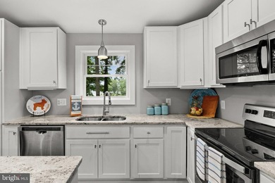 OPEN HOUSE Tomorrow! Sunday, July 12 from 12-3pm. Experience - photo 11