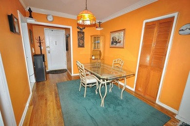 Bright and airy top-floor one-bedroom in the highly sought-after - photo 13