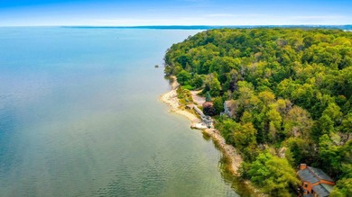Spectacular lot located on the Bay of Green Bay and on a dead - photo 13