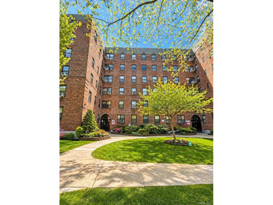 Welcome to this bright and spacious 3-bedroom, 1-bath co-op in - photo 14