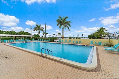 Welcome to Conquistador, a premier 55+ community in Stuart. This - photo 16