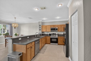 Truly gorgeous and well kept townhome in East Boynton Beach - photo 5