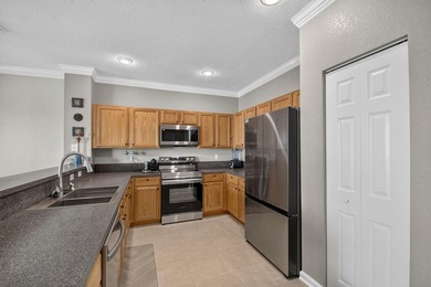 Truly gorgeous and well kept townhome in East Boynton Beach - photo 6