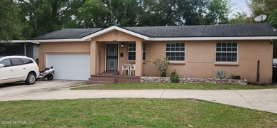 Great opportunity to own this spacious 2-bedroom, 1-bath home on - photo 1