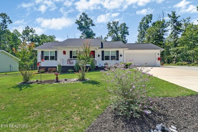 Better Than New! This immaculate 2-bedroom, 2-bath home with a - photo 2