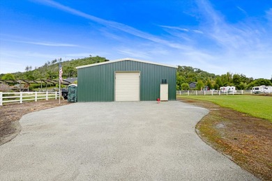 2,400+/- sq ft detached car collector/RV/shop barn with - photo 12