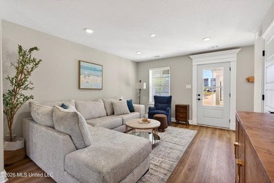 Discover the perfect blend of privacy and low-maintenance living - photo 5