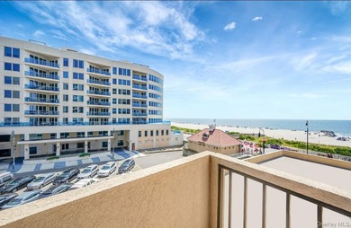 Luxury Building along beautiful Long Beach boardwalk, Beautiful - photo 28