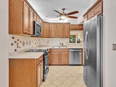 Meticulously maintained 2/2 unit in the picturesque gated and - photo 6