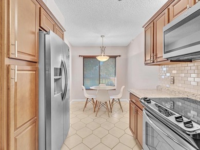 Meticulously maintained 2/2 unit in the picturesque gated and - photo 8