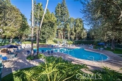 Beautifully updated and move-in ready, this desirable mid-level - photo 4