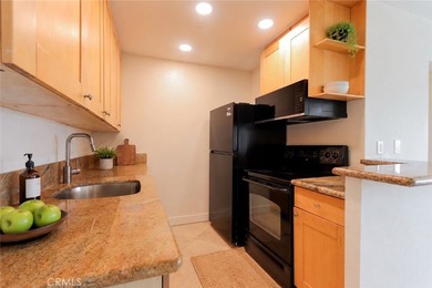 Beautifully updated and move-in ready, this desirable mid-level - photo 9