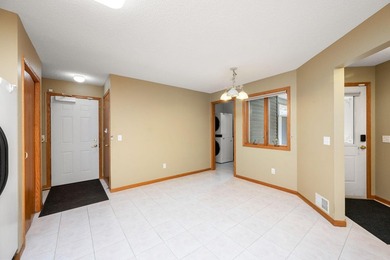 Welcome home to this thoughtfully designed one-level living - photo 13