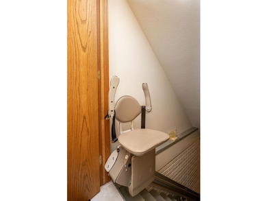 Welcome home to this thoughtfully designed one-level living - photo 19