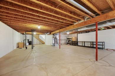 Welcome home to this thoughtfully designed one-level living - photo 21