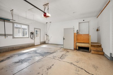 Welcome home to this thoughtfully designed one-level living - photo 23