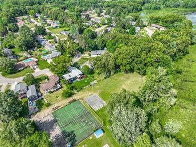 LAKE ACCESS! Spacious 4-bedroom, 2.5-bath quad-level home in - photo 29