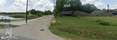 Lake Lot For Sale in Dallas, Texas