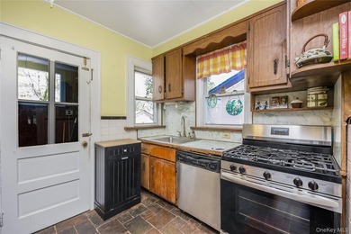 Welcome home to this charming 4 bedroom cape in the heart of - photo 13