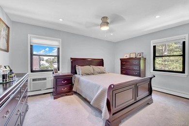 Don't miss this beautifully fully renovated 2-bedroom, 1-bath - photo 17