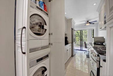 Don't miss this beautifully fully renovated 2-bedroom, 1-bath - photo 19