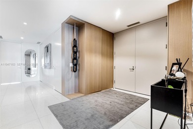 STUNNING TURNKEY OCEAN FRONT UNIT. TOTAL SQFT 4,062. 4 BEDROOMS