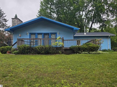 Lake Access to South Dease Lake. Well maintained 3 bedroom home - photo 1