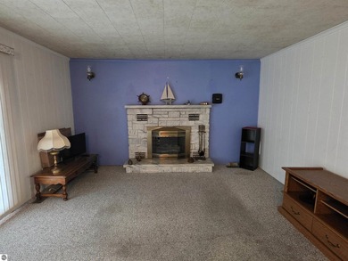 Lake Access to South Dease Lake. Well maintained 3 bedroom home - photo 5