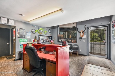 Outstanding commercial opportunity in a high-visibility - photo 8