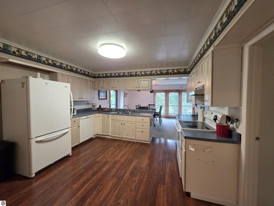 Lake Access to South Dease Lake. Well maintained 3 bedroom home - photo 9