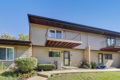 Lake Townhome/Townhouse For Sale in Fox Lake, Illinois