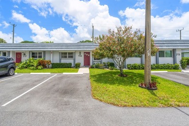 Welcome to this beautifully maintained two-bedroom, two-bathroom - photo 2