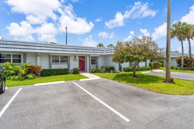 Welcome to this beautifully maintained two-bedroom, two-bathroom - photo 3